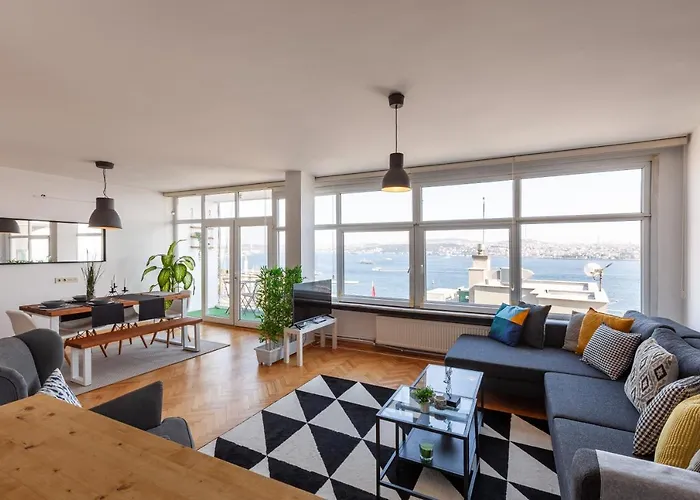 Feel The Breeze Of Bosphorus